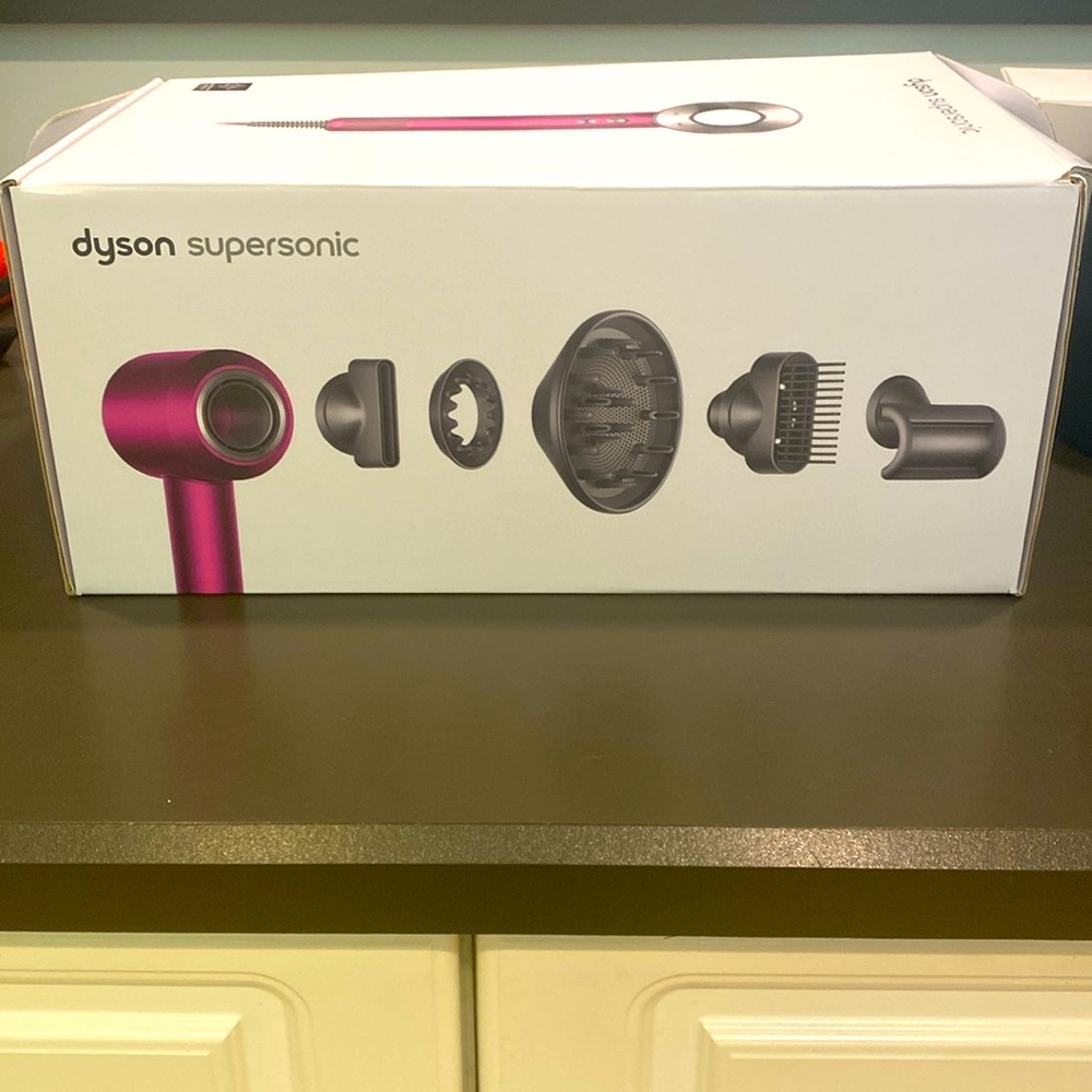 Dyson Supersonic hair dryer (Iron/Fuchsia)+ Dyson-designed presentation case
